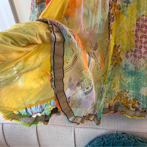 Flowy Gauze Skirt with Gold Metallic Hem, India - Picture 7 of 10